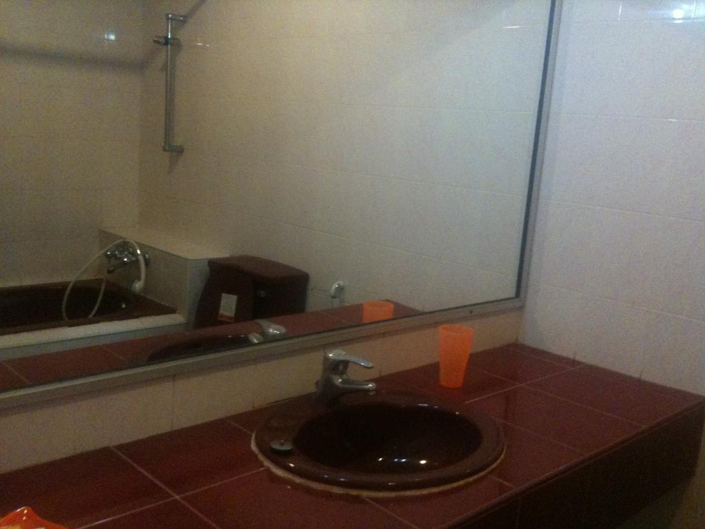 Chhne Chulsa Hotel Sihanoukville Habitación foto